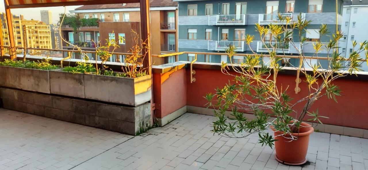 Meraviglioso Super Attico Con Terrazza Milano Eksteriør billede